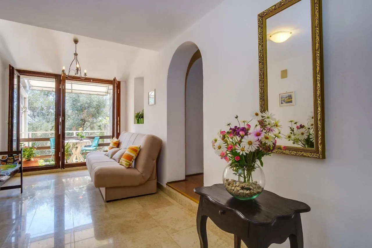 Apartments Mirella Mali Losinj